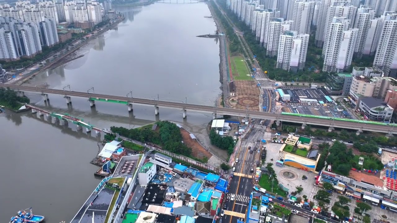 작가:이도, 작품명:서울에서 가까운 소래